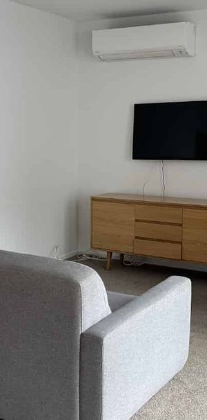 Modern Fully Furnished 1-Bedroom Apartment in Christchurch City Centre - Photo 1