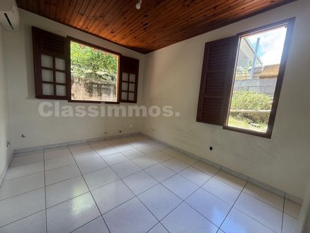 Location Appartement 4 pièces 113m² LE FRANCOIS 97240 - Photo 5