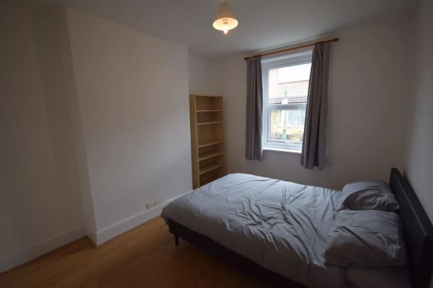 To Rent Stanley Road, Springbourne, Bournemouth, BH1 £1,350 pcm Tenancy Info - Photo 1