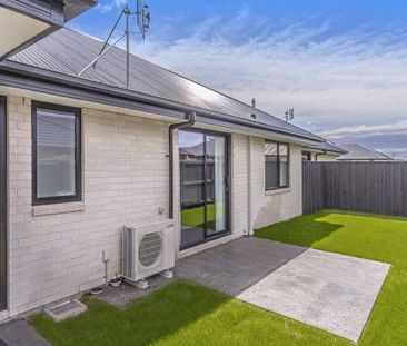 New Two Bedroom In Lincoln! - Photo 4