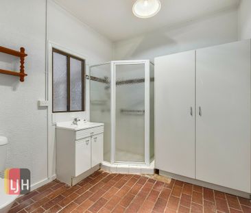 2 BEDROOM + STUDY + RUMPUS WITH AIR CONDITIONING! - Photo 2