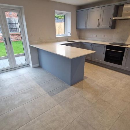 2 bedroom semi-detached house to rent - Photo 3