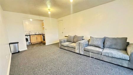 2 bedroom flat to rent - Photo 3