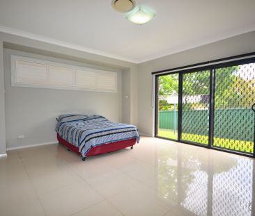 Spacious Family Home!! - Photo 3