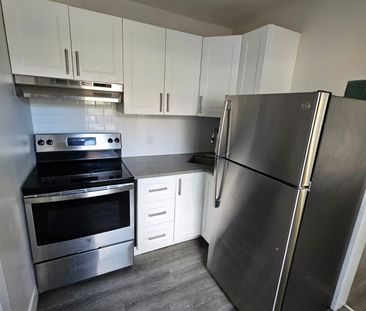 For Lease - 983 Main Street Unit# 1, Hamilton, Ontario - Photo 2