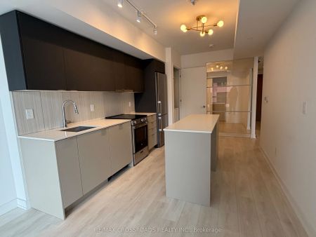 8 TIPPETT Road #529 - Photo 4