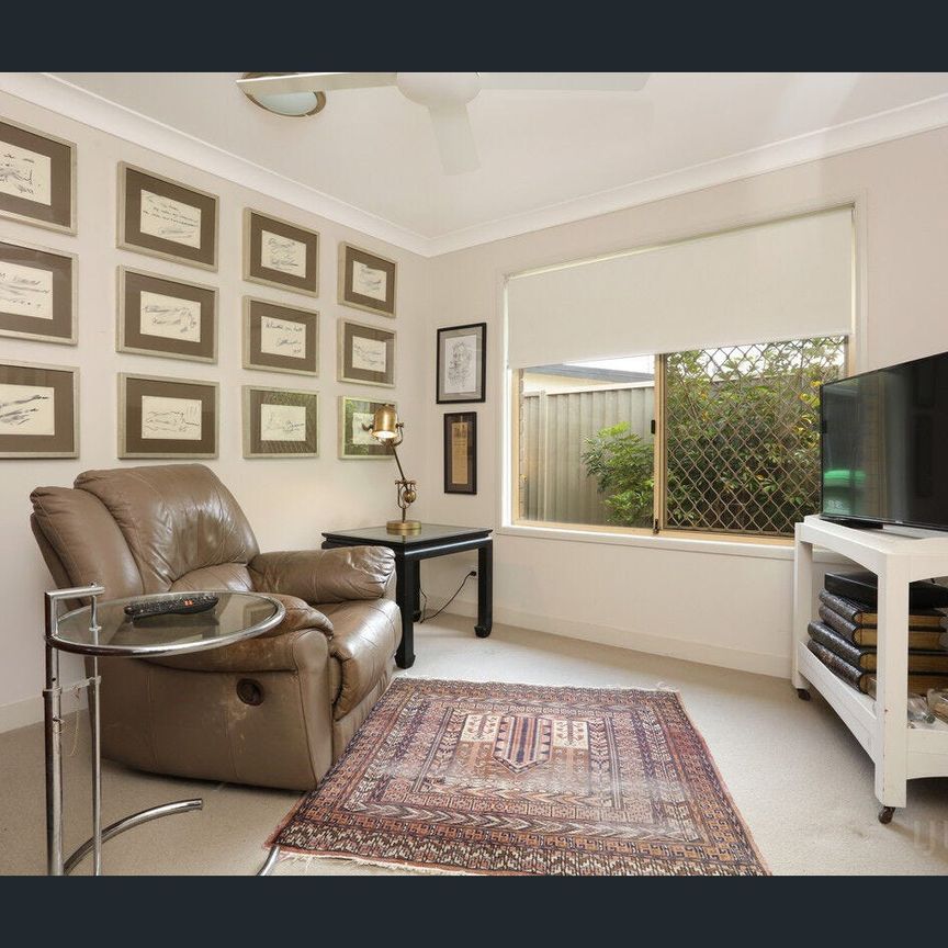 LOVELY SPACIOUS FAMILY HOME! CONVENIENT TO SCHOOLS & CLOSE TO AMENTIES - Photo 1