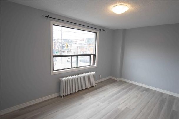 For Lease - 1104 College Street Unit# 2nd floor, Toronto, Ontario - Photo 1