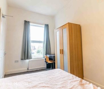 57, Brownlow Street - Photo 3