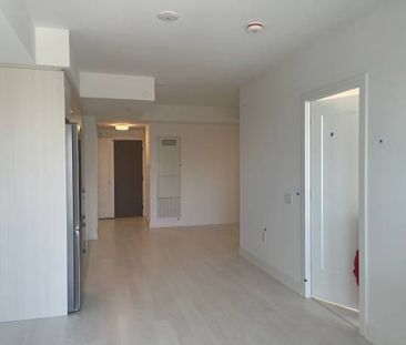 Midtown 1 Bedroom+2 Washrooms+Den+Parking with Great Amenities - Photo 4