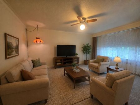 For Lease - 32 Meadowview Avenue, Markham, Ontario - Photo 3
