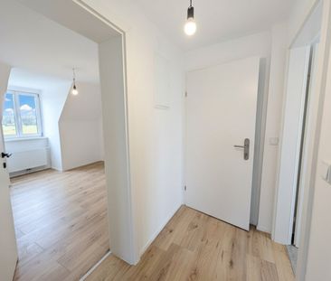 Sonniges Dachgeschoss-Apartment mit 2 Zimmern: Ihr Erstbezug in Zet... - Photo 5