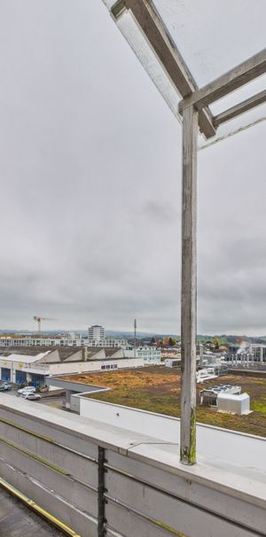 Luminous 4.5-room penthouse apartment with beautiful views Available for occupancy from March 2026 - Photo 1