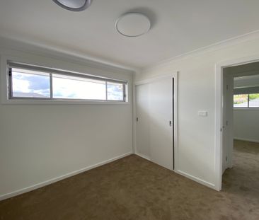 Modern Family Home - Photo 6