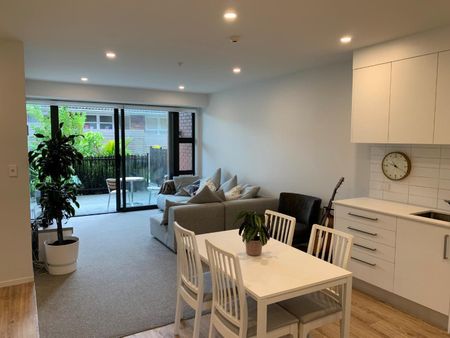 2 bedroom apartment in Onehunga - Photo 2