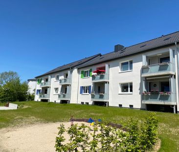 Balkonwohnung mit Tageslichtbad und viel Platz! - Foto 1