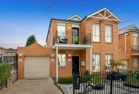 Elegant Townhouse Enjoys the Best of the West and City Fringe - Photo 3