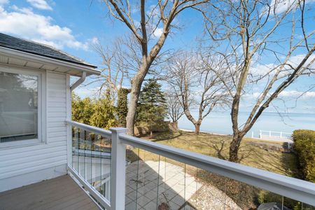 Fully Furnished Waterfront Rental (Minimum 30 days) - Photo 4