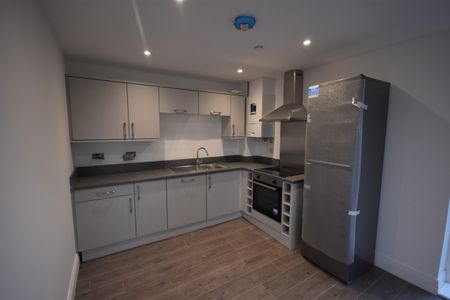 1 bed Apartment - To Let - Photo 3