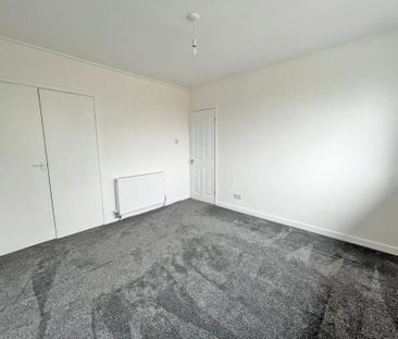 Hollins Road, Oldham - Photo 5