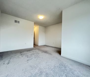 For Lease - 29 Andean Lane, Barrie, Ontario - Photo 4