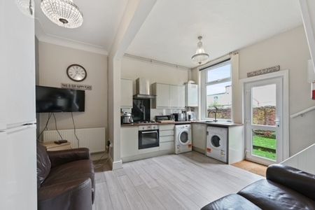 108, Wellington Street, Preston - Photo 3