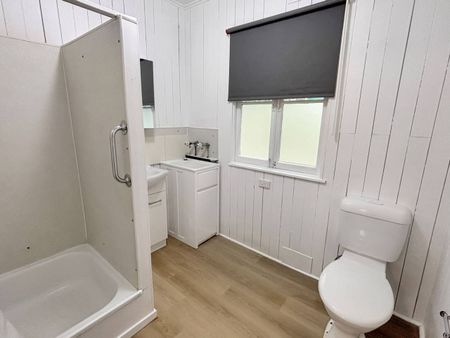 Renovated Unit in Newtown - Photo 2