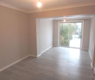 3 bedroom semi-detached house to rent - Photo 2