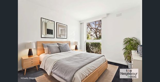 LIGHT-FILLED TWO BEDROOM APARTMENT IN PRIME LOCATION - Photo 1