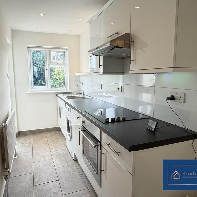 2 bedroom terraced house to rent - Photo 1