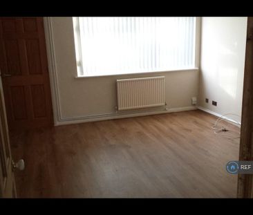 3 bedroom end of terrace house to rent - Photo 1