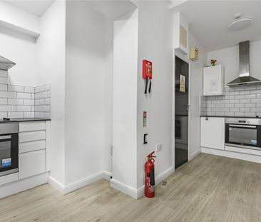 Coldharbour Lane, London, SW9 - Photo 1