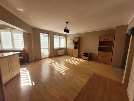 PRZESTRONNE CZTEROPOKOJOWE MIESZKANIE W POBLIŻU PARKU KULTURY I WYPOCZYNKU - Zdjęcie 3