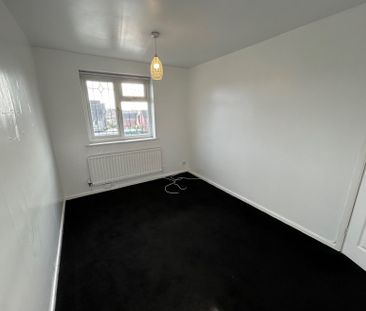 4 bedroom house to rent - Photo 2