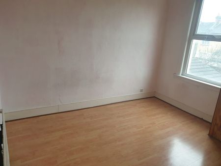 Room in a Shared House, Lichfield Road, E6 - Photo 3