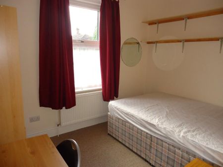 5 bedroom detached house to rent - Photo 5