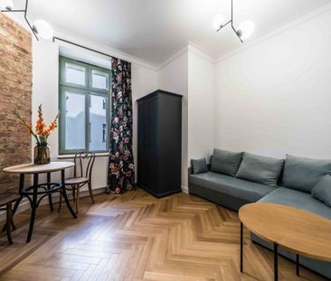 Kawalerka ładna kamienica Jeżyce 26 m² - Photo 3
