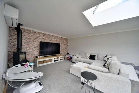 Hawthorn Walk, Beck Row, Bury St. Edmunds, Suffolk, IP28 - Photo 3