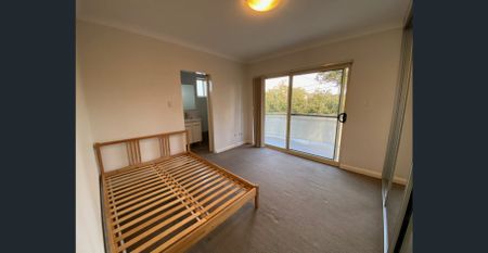Share House - Bedroom with ensuite - Female friendly - Photo 3