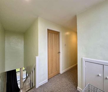 Northgate, Almondbury, HD5 - Photo 2