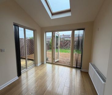4 bedroom terraced house to rent - Photo 3