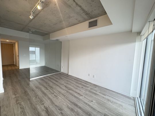 For Lease - 8 Hillsdale Avenue Unit# 826, Toronto, Ontario - Photo 1