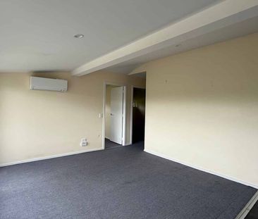 3 Bedrooms Tawa - Photo 4