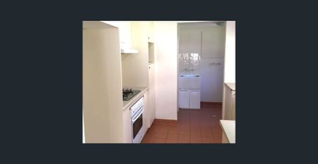 Low-Maintenance Living in a Secure Tingalpa Complex, Gardening Included in Rent - Photo 4