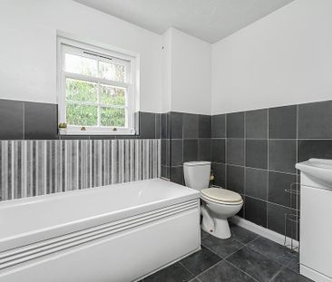 2 bedroom ground floor flat to rent - Photo 4