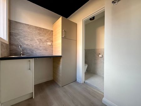 2/99 Willesden Road, Hughesdale VIC 3166 - Townhouse For Rent | Domain - Photo 5