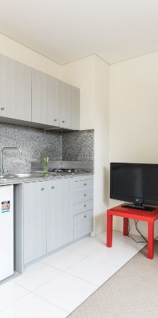 Carlton Residence-Studio Apartment - Photo 1