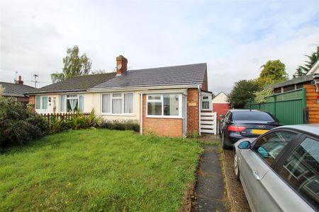 Holyrood Close, Cambridge - Photo 2