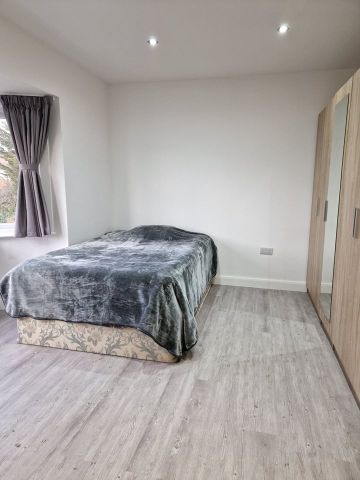 Studio Flat, Vivian Mansions, NW4 - Photo 2