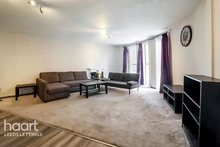 3 bedroom apartment to rent - Photo 2